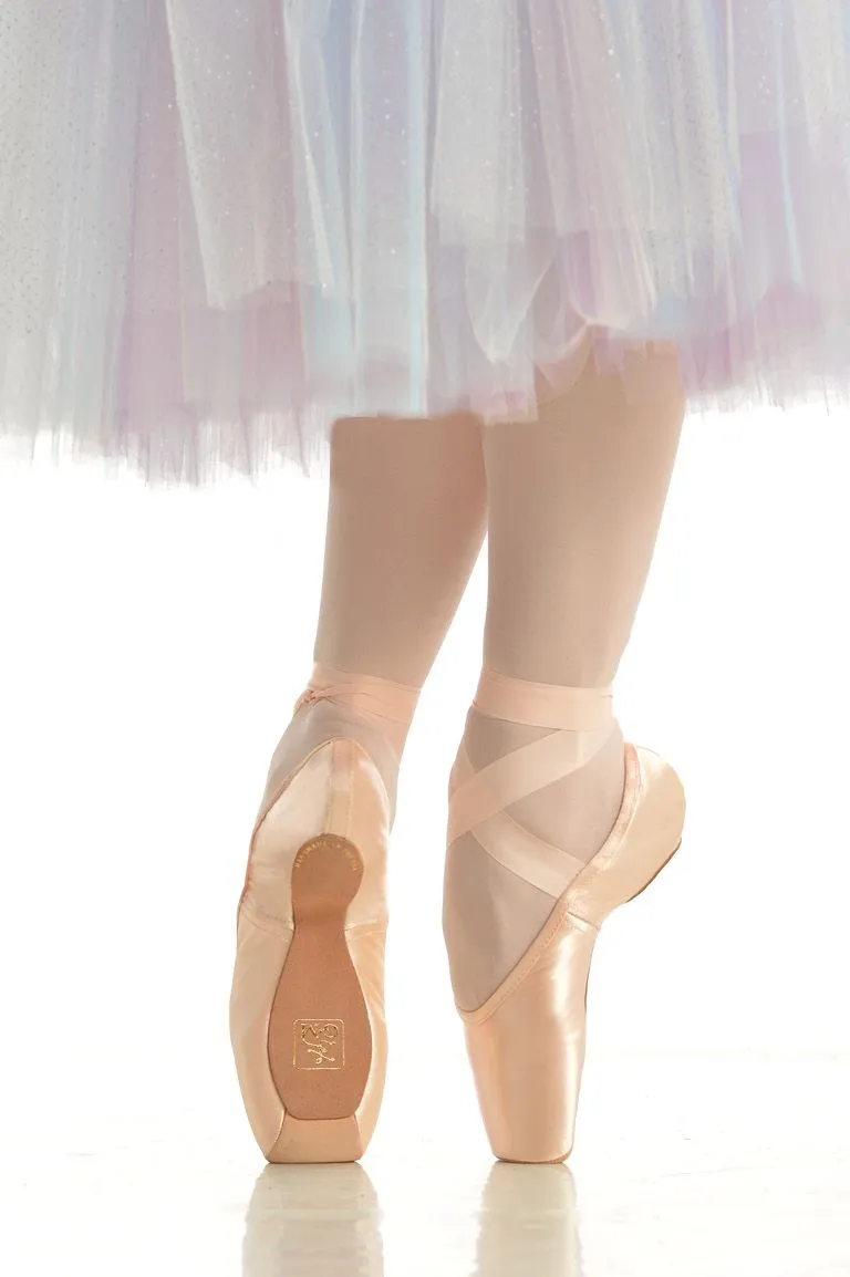 Gaynor Minden | Classic Fit Pointe Shoe | Size 8