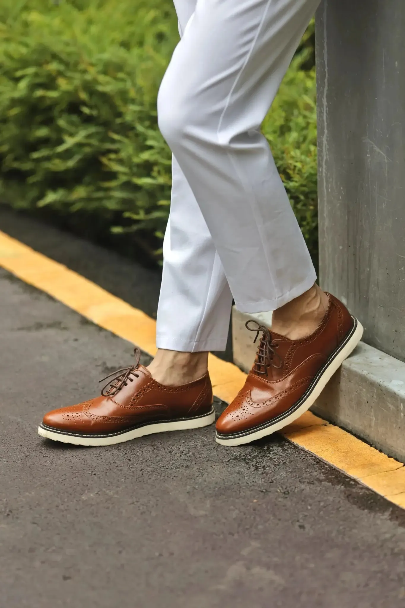 GUEVARRA Wingtip Oxford in Rubber Sole - Tan