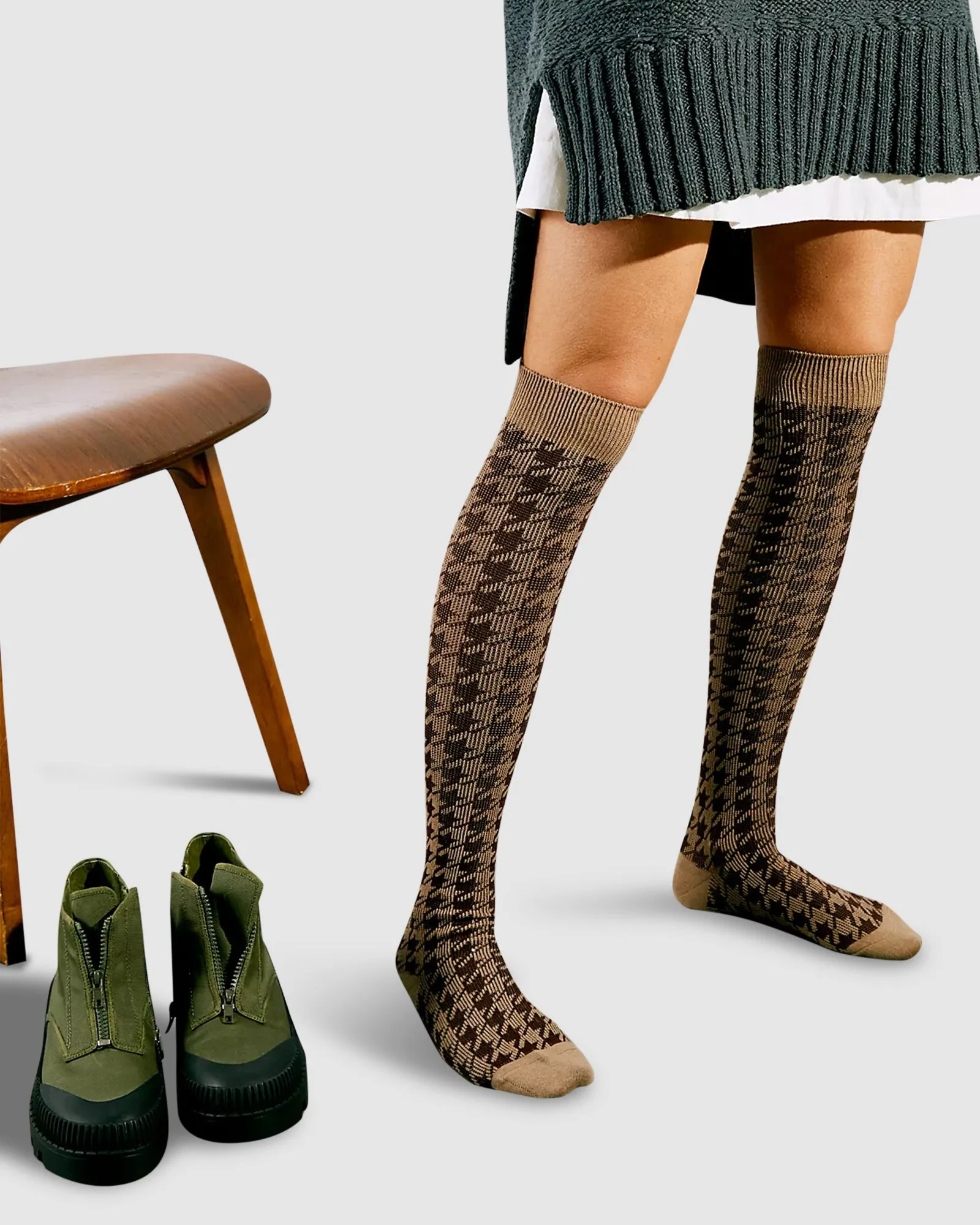 Houndstooth Knee High Socks - Tan