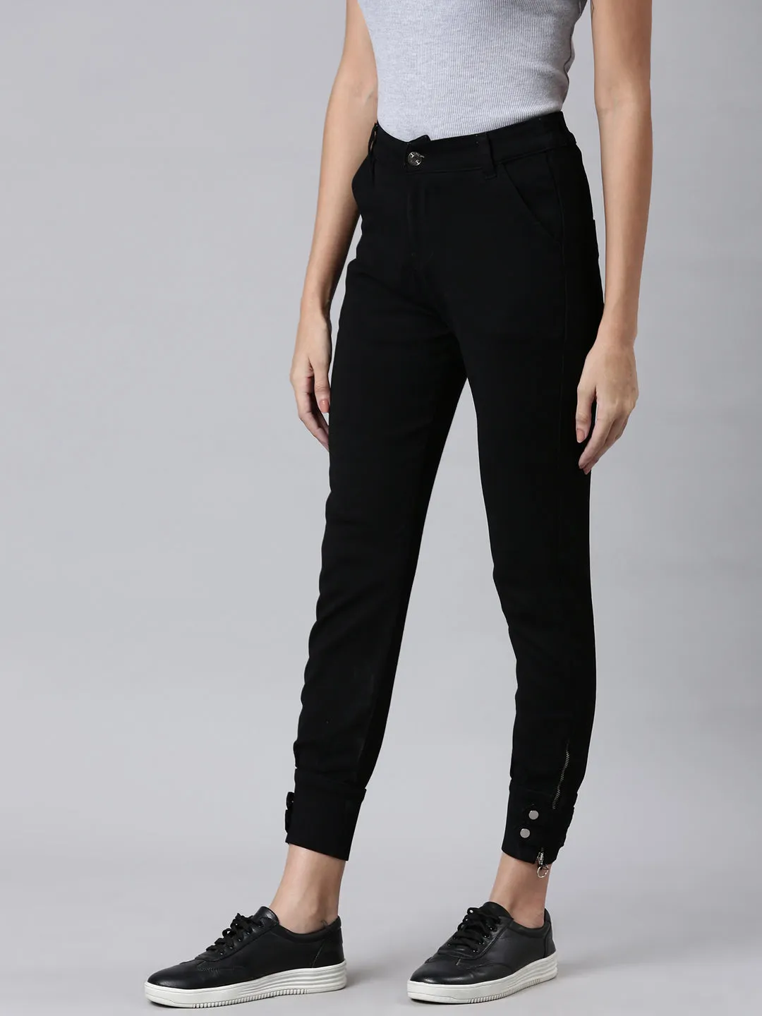 Women Black Solid Jogger Denim Jeans